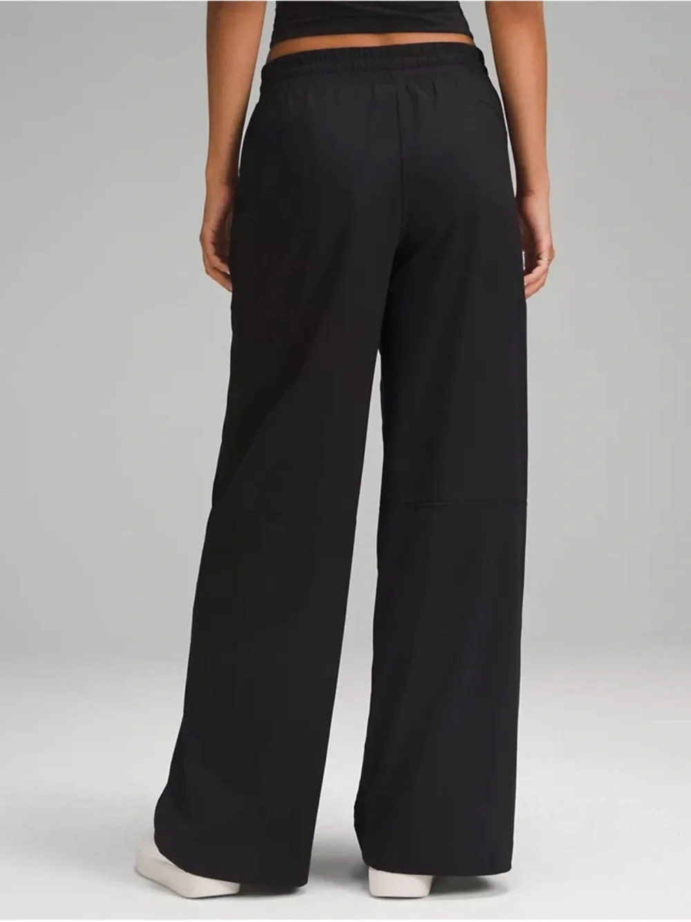 Lululemon Swift Mid-Rise Wide-Leg Pants in Black size 6 - Picture 3 of 16